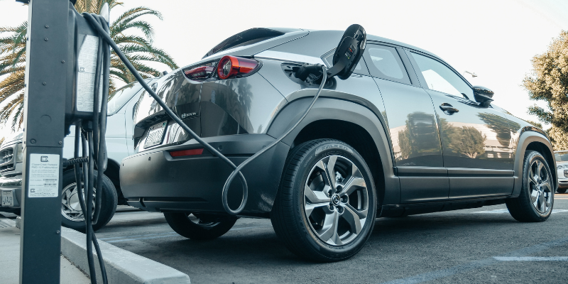 Borne de recharge de voiture électrique en entreprise